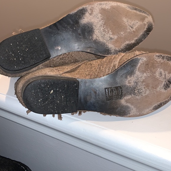 Free People Decades Boho Leather Booties, Taupe, Distressed, Sz 38/7.5 - Picture 4 of 7